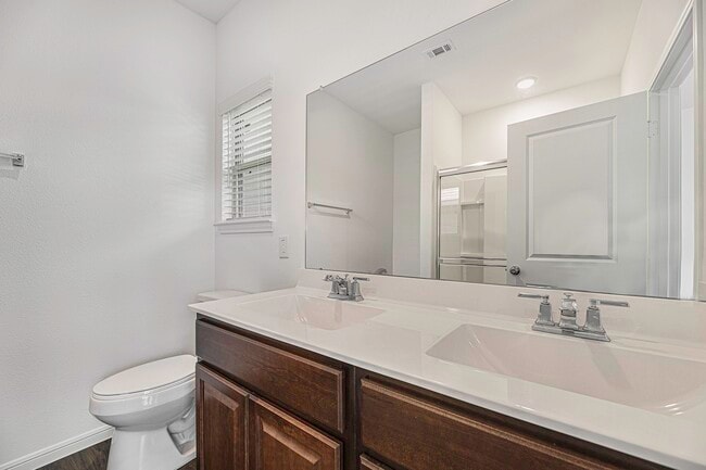 Photo - 240 Seven Pnes Dr