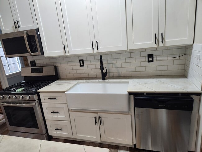 Photo - 106 E Southfield Rd