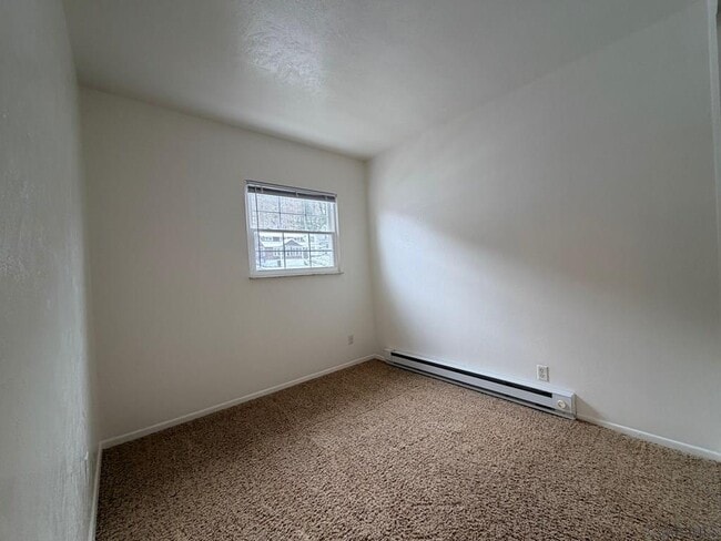 Photo - 406 Southmont Blvd