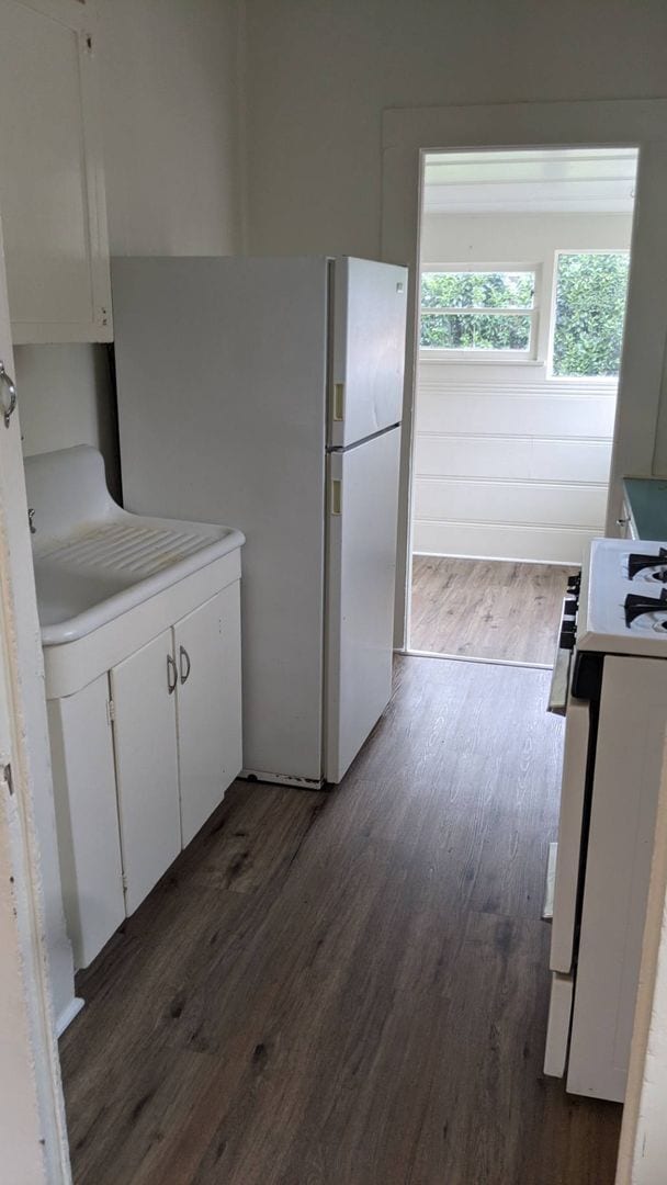 Photo - 2 bed 1 bath house with beautiful garden!