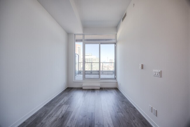 Photo - 285 Dufferin St Unit 512