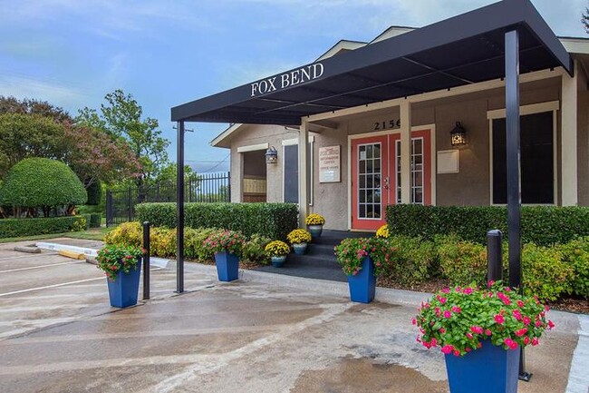 FOX BEND APARTMENTS - FOX BEND APARTMENTS