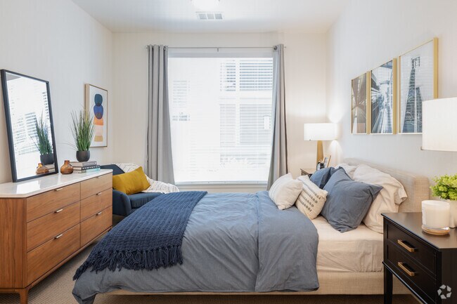 2BR, 2BA - 1,001SF