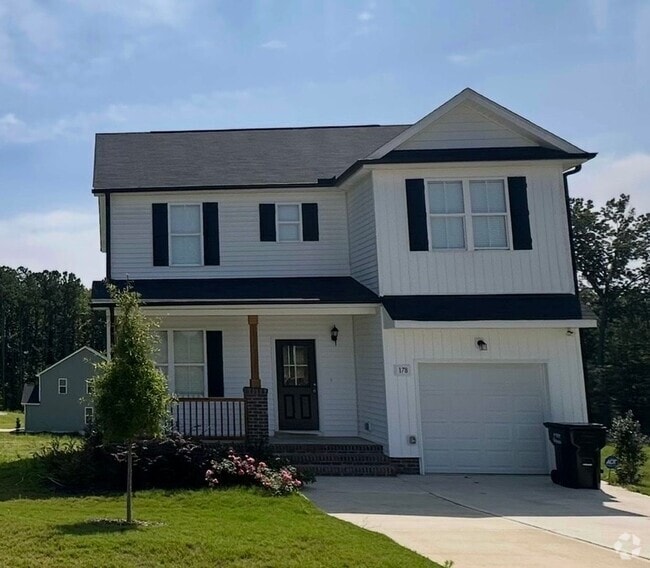 Building Photo - 4 Bedroom Home in Zebulon