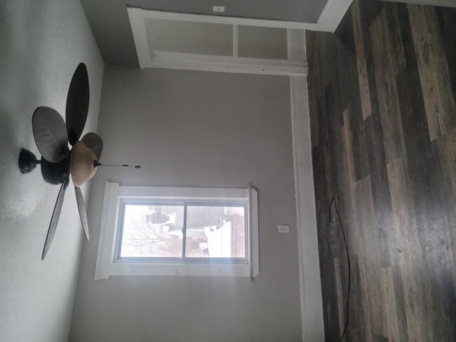 Photo - 1087 E 64th St