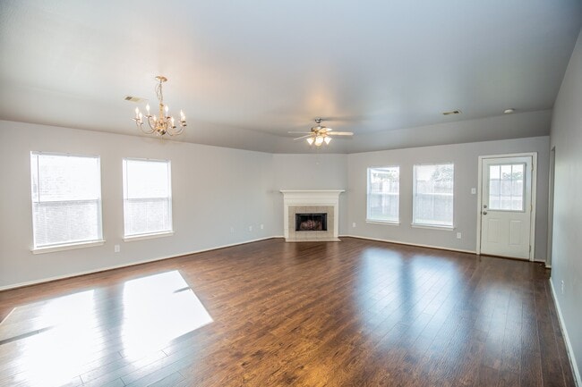 Photo - 26945 Kings Crescent Dr