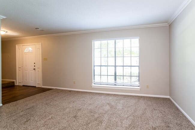 2607 Hidden Garden Dr
