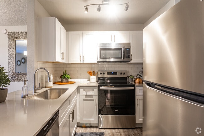 2HAB, 2BA - 950 ft²