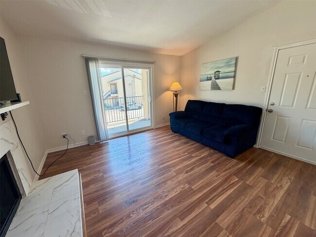 Photo - 3300 Pebblebrook Dr Unidad 50