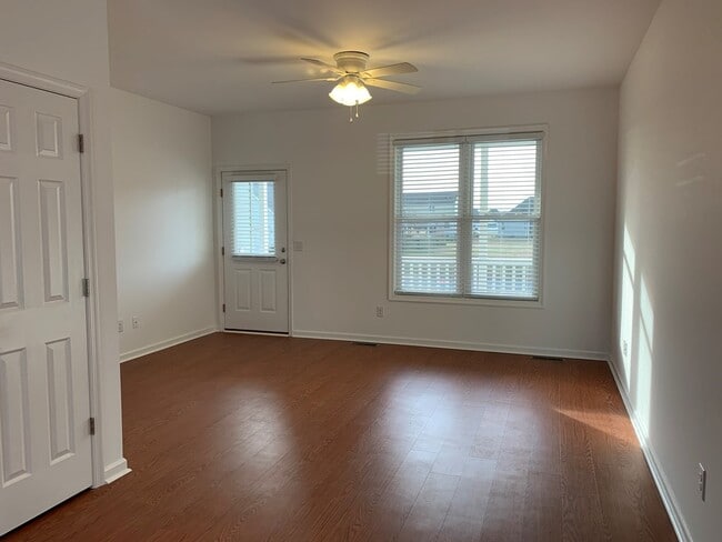 Photo - 37287 Long Boat Ct