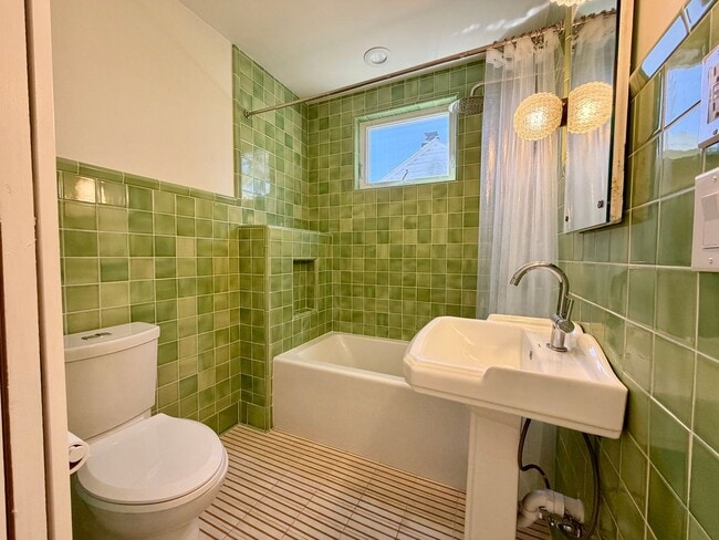 Photo - 262 Browning Ave