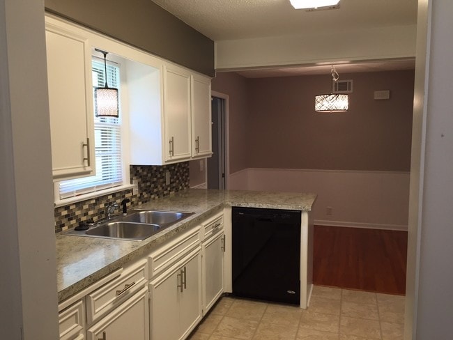 Photo - 2018 S Ridgewood Dr