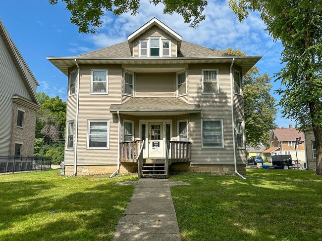 Building Photo - 409 Welch Ave Unit 409 Welch