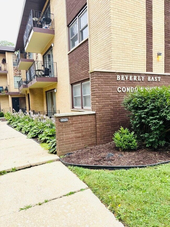 Building Photo - 10425 S Hale Ave Unit 1A
