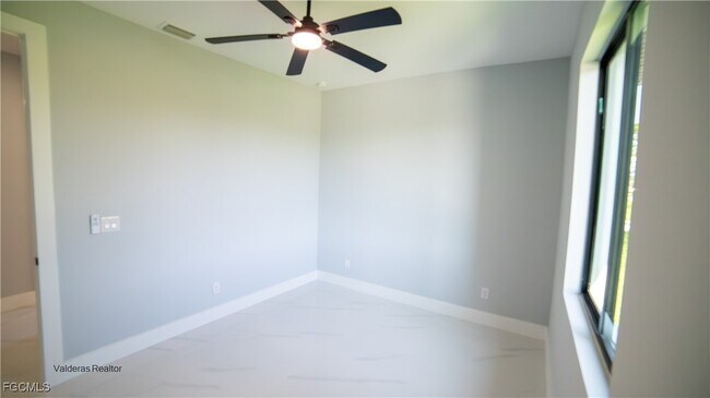 Photo - 2401-2403 Matena Ave S