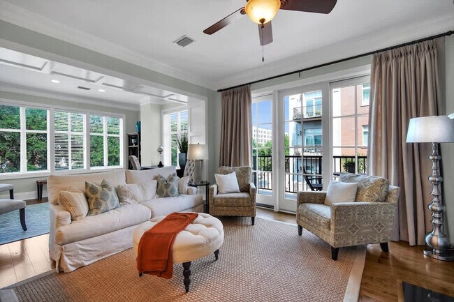 165 W Bay St Unit SI ID1244806P