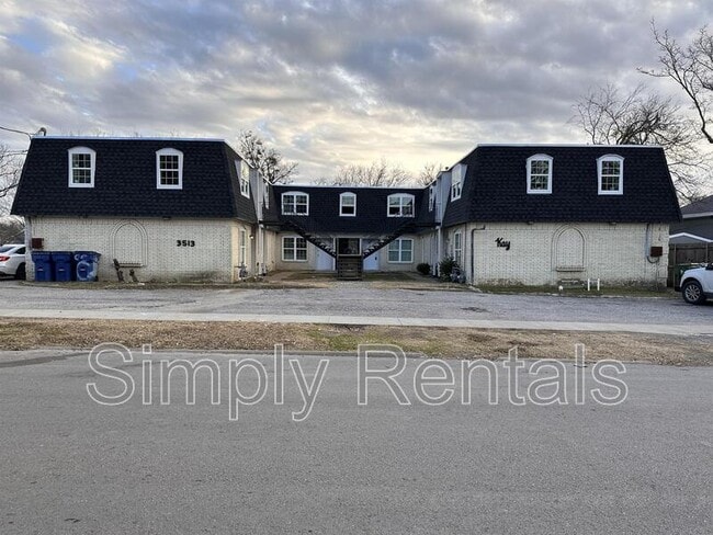 Photo - 3513 Washington St
