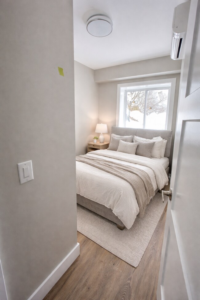 Photo - Unit E4- 199 Pine Street Tay Ontario L0K 2C0 Unité E4