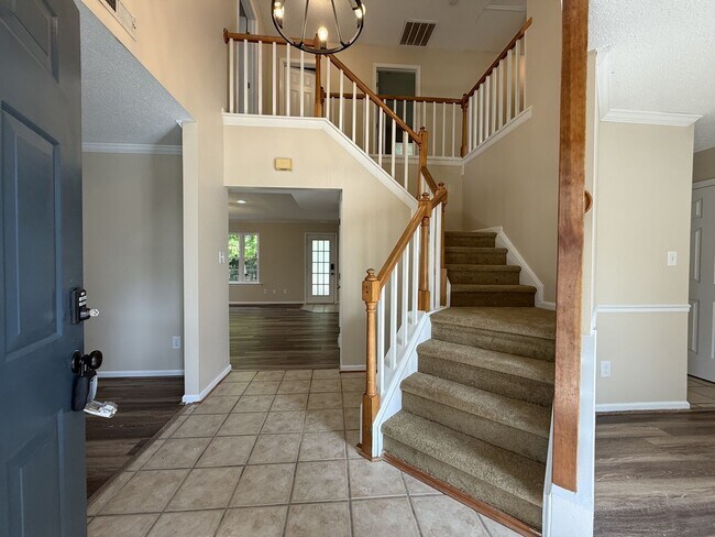 221 Sherbrooke Dr