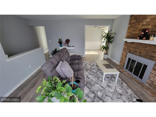 Photo - 711 6th Ave S