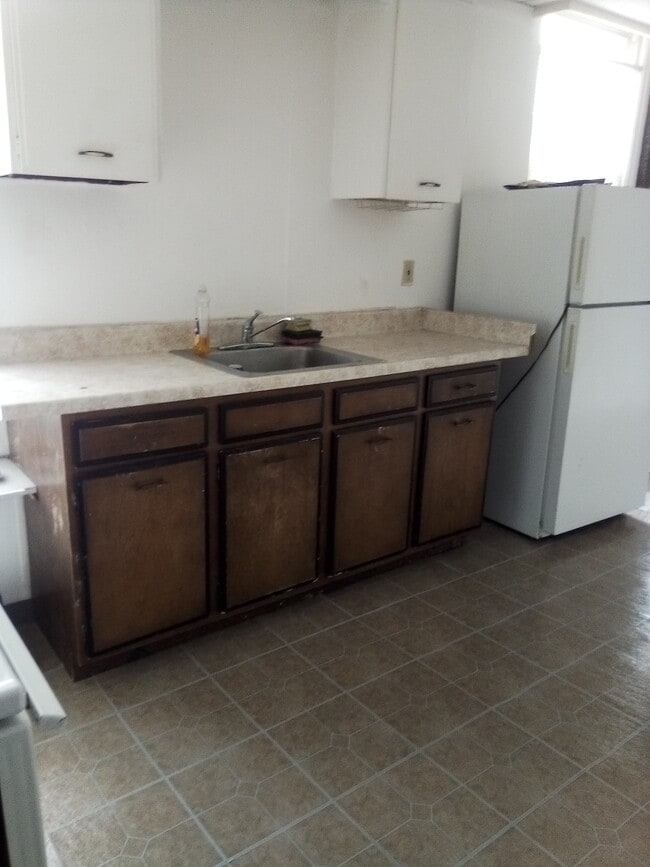 Photo - 153 Main St Unit Huge Sunny 1-Bdrm