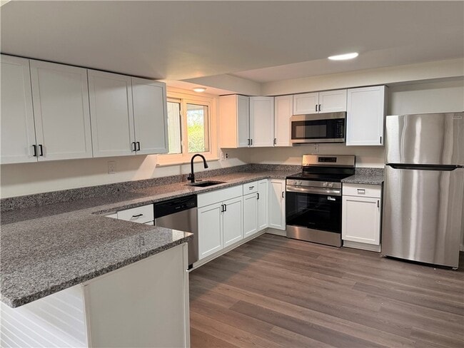 Photo - 6221 Longford Rd