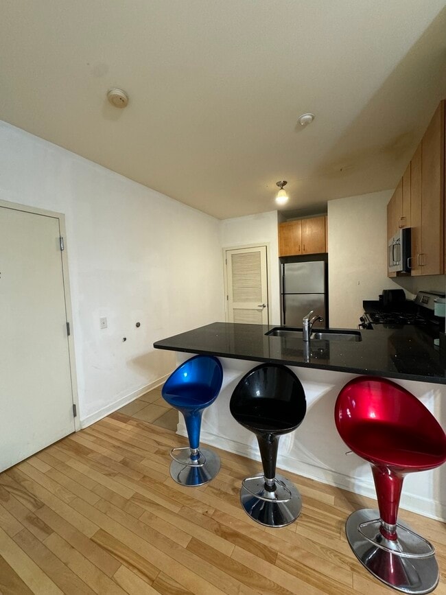 Photo - 1155 W Roosevelt Rd Unit 204