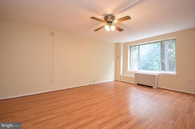 Photo - 4100 W St NW Unidad 303