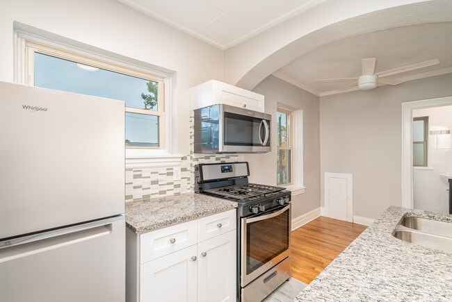 Photo - 428 N Park Blvd Unit 7