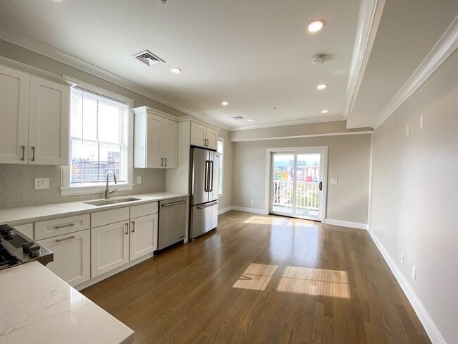 Photo - 134 Chelsea St