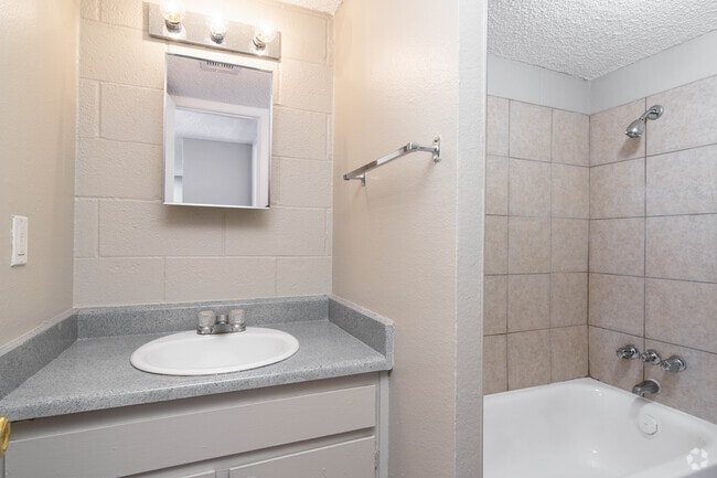 1BR-1BA-600SF