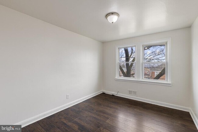 Photo - 3902 Erdman Ave