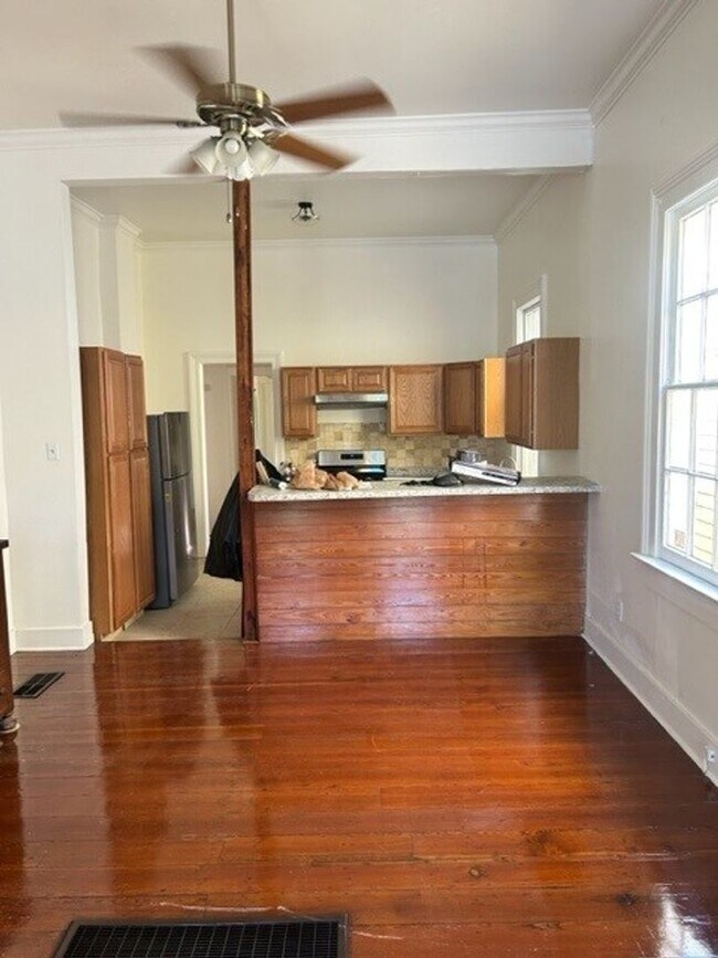 Photo - Charming Algiers Point Apartment Unit 413