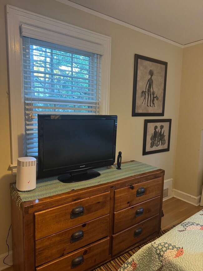 388 Hall Ct