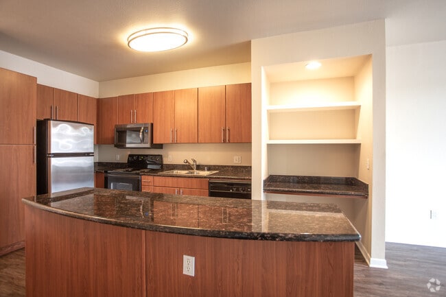 1BR, 1BA-755 SF