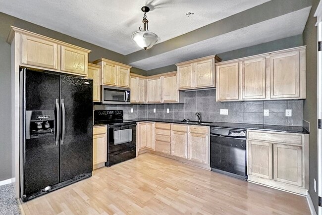 Photo - 203 NE 45th Ln