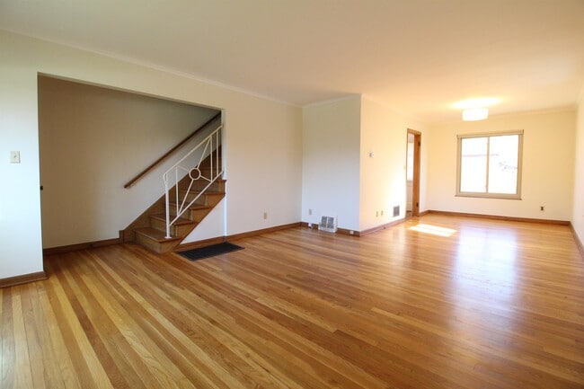 Photo - 2030 Harwitch Rd