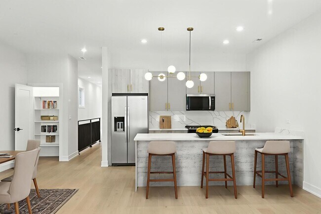 Photo - 4629 S Michigan Ave Unit 3