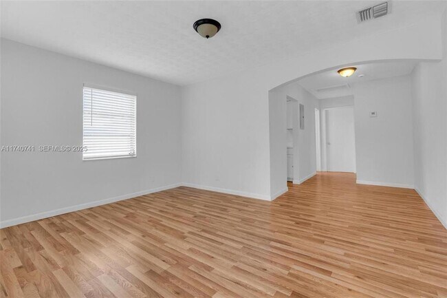 Building Photo - 6340 Dawson St Unit 2