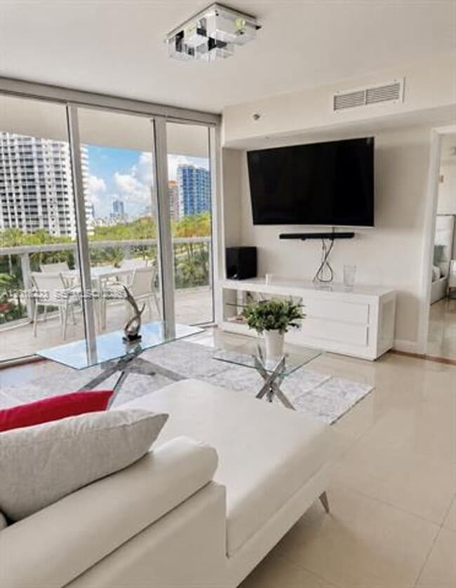Photo - 17201 Collins Ave