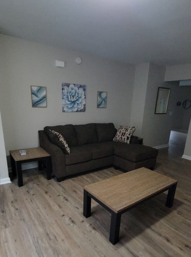 Photo - 389 Denman Loop