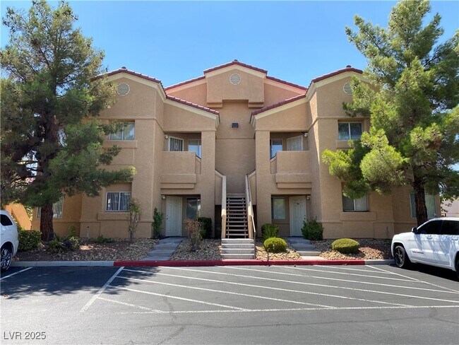 Building Photo - 900 Heavenly Hill Ct Unit 110