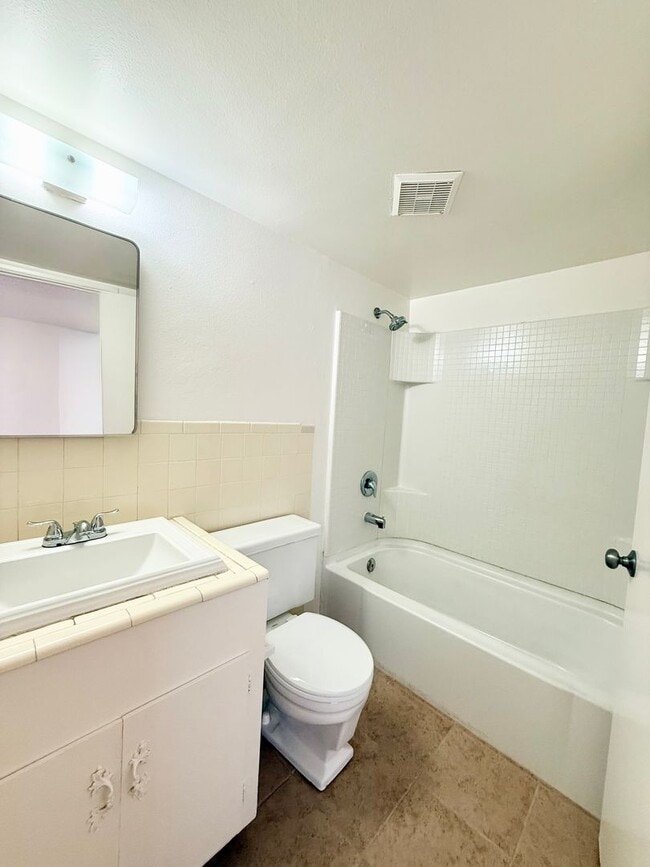 Photo - A1101-P Unit 1101 D