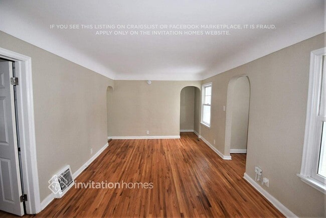 Photo - 1612 St Albans St N