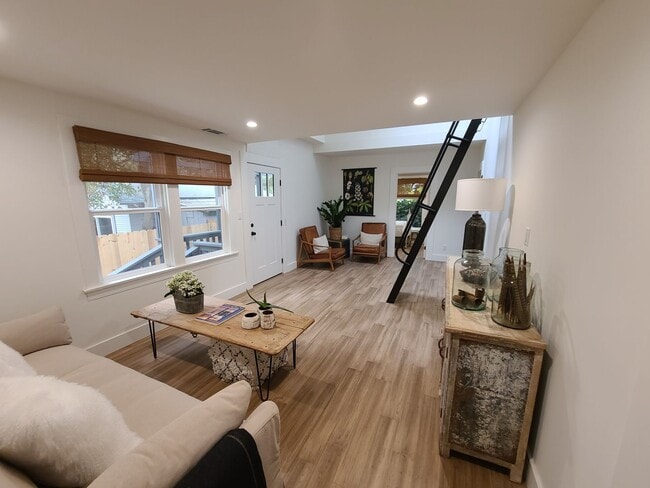 Photo - 1324 Johnson Ave Unit House