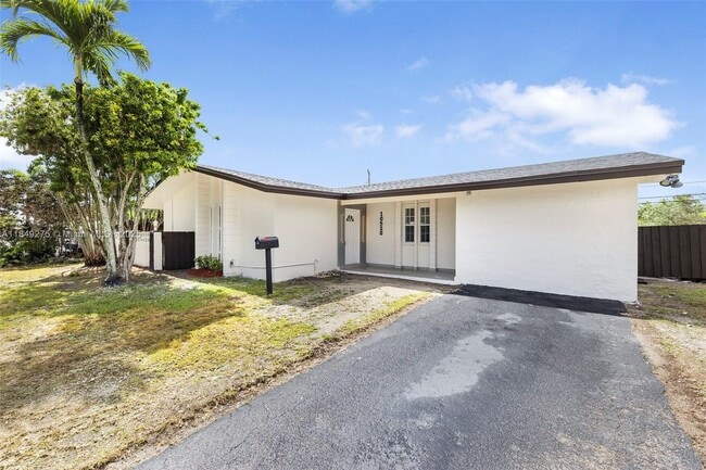 Building Photo - 10520 SW 160th St Rental