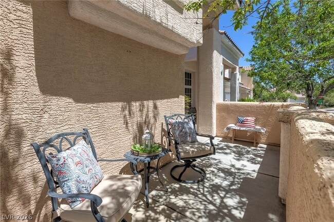 2025 Shining Feather Ln