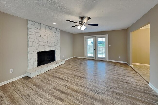 Photo - 40 Briar Gate Ln