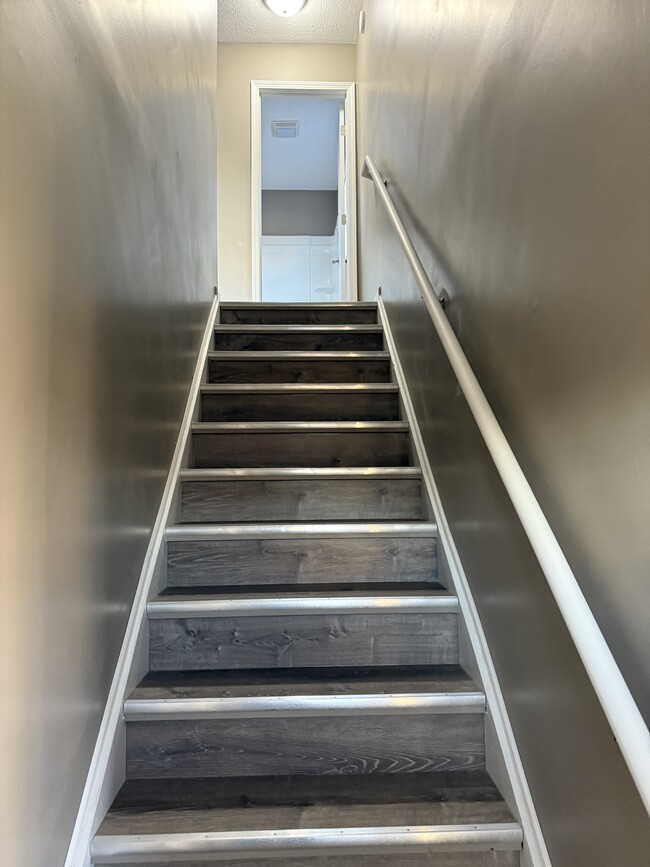 Photo - 1881 Lakeview Dr