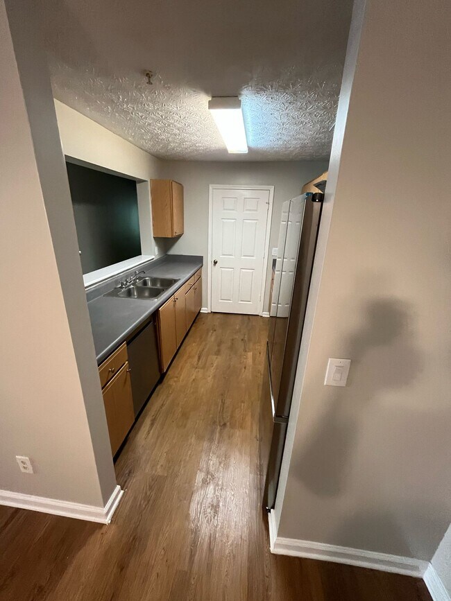 Photo - 8101 Par Four Way